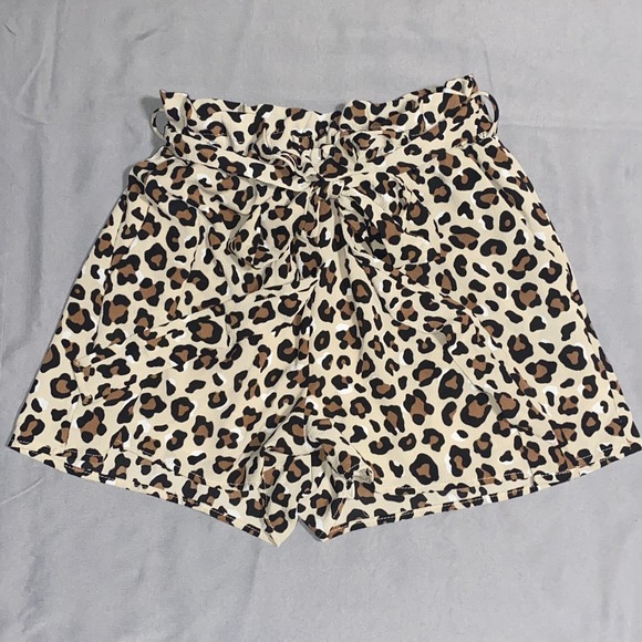Altar'd State Pants - Altar'd State Leopard Cheetah Animal Print Pull-on Shorts Belted xSmall‎